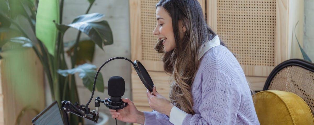 12 Best Career Paths in Journalism to Explore