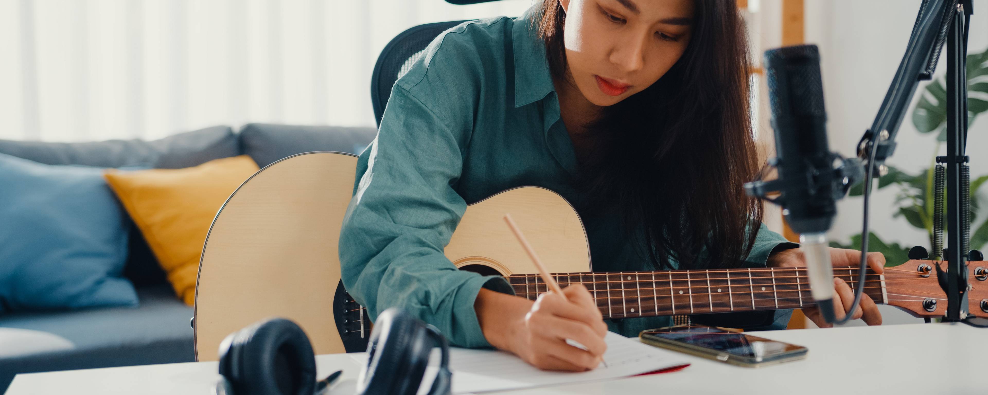 How to Write Song Lyrics: A Guide for Aspiring Musicians